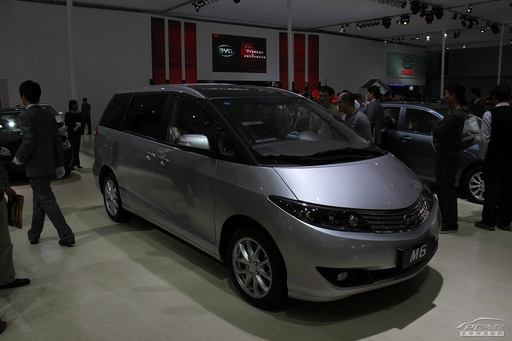 比亞迪M6車(chē)展高清大圖