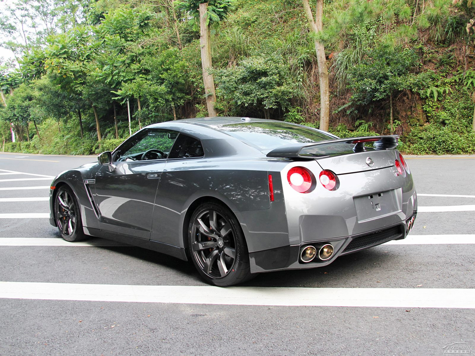 日產(chǎn)GT-R外觀高清大圖