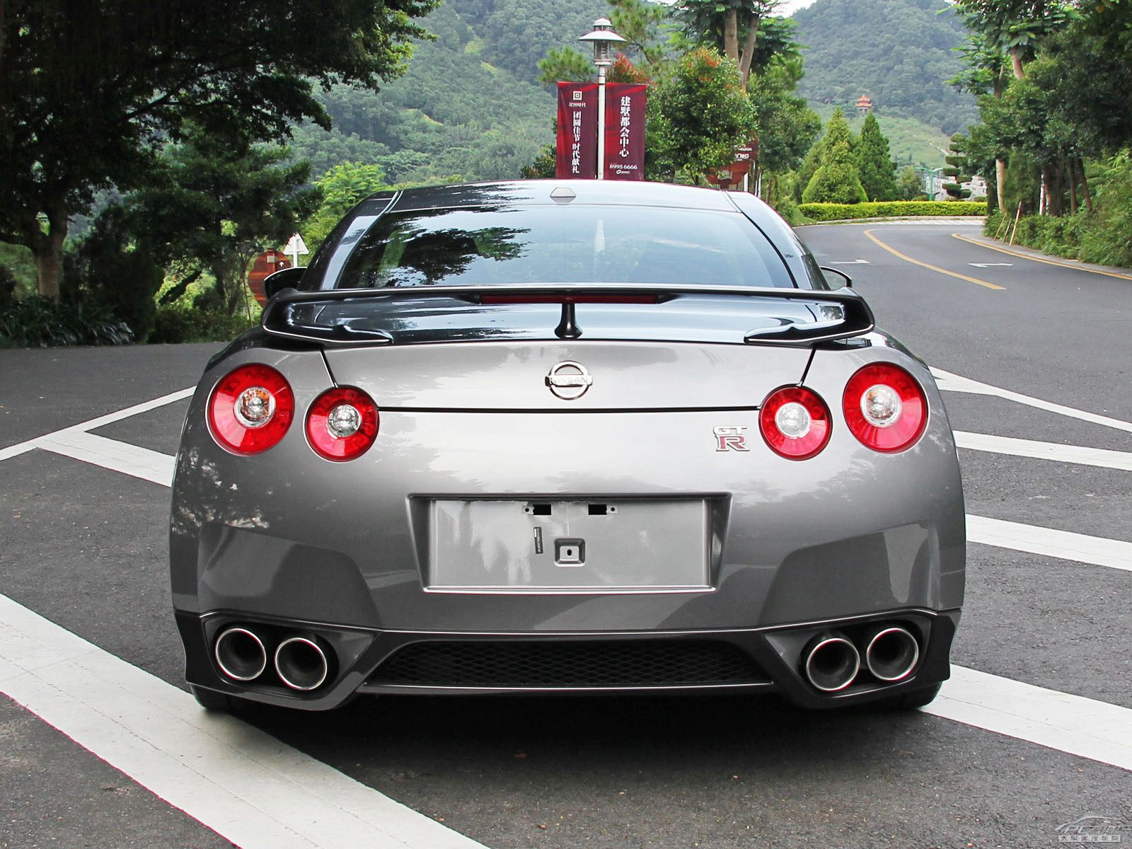 日產(chǎn)GT-R外觀高清大圖