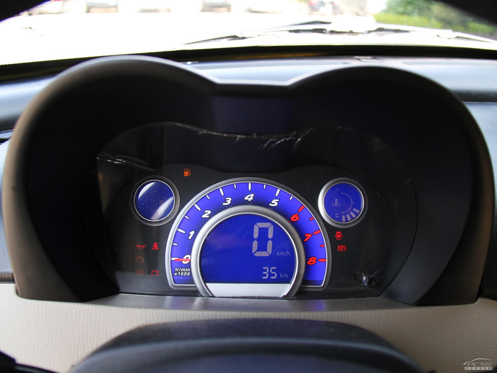 力帆320內(nèi)飾高清大圖