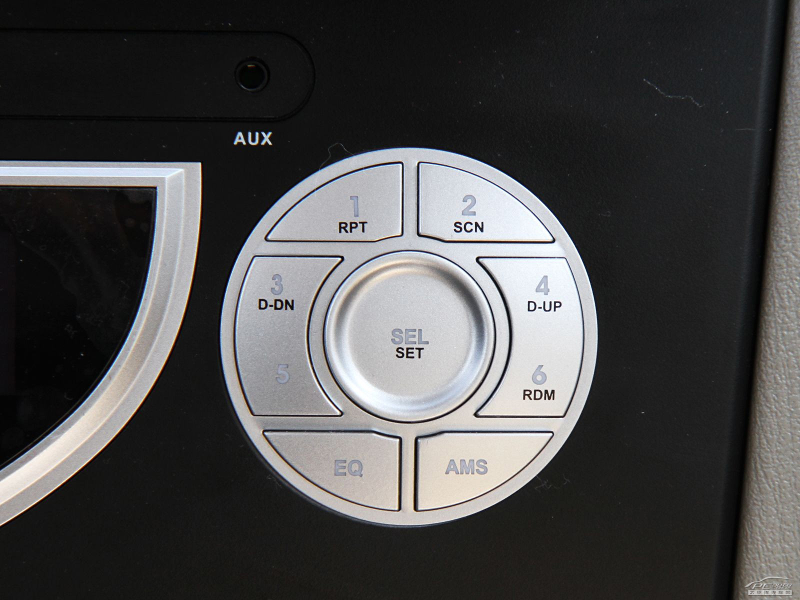 力帆320內(nèi)飾高清大圖