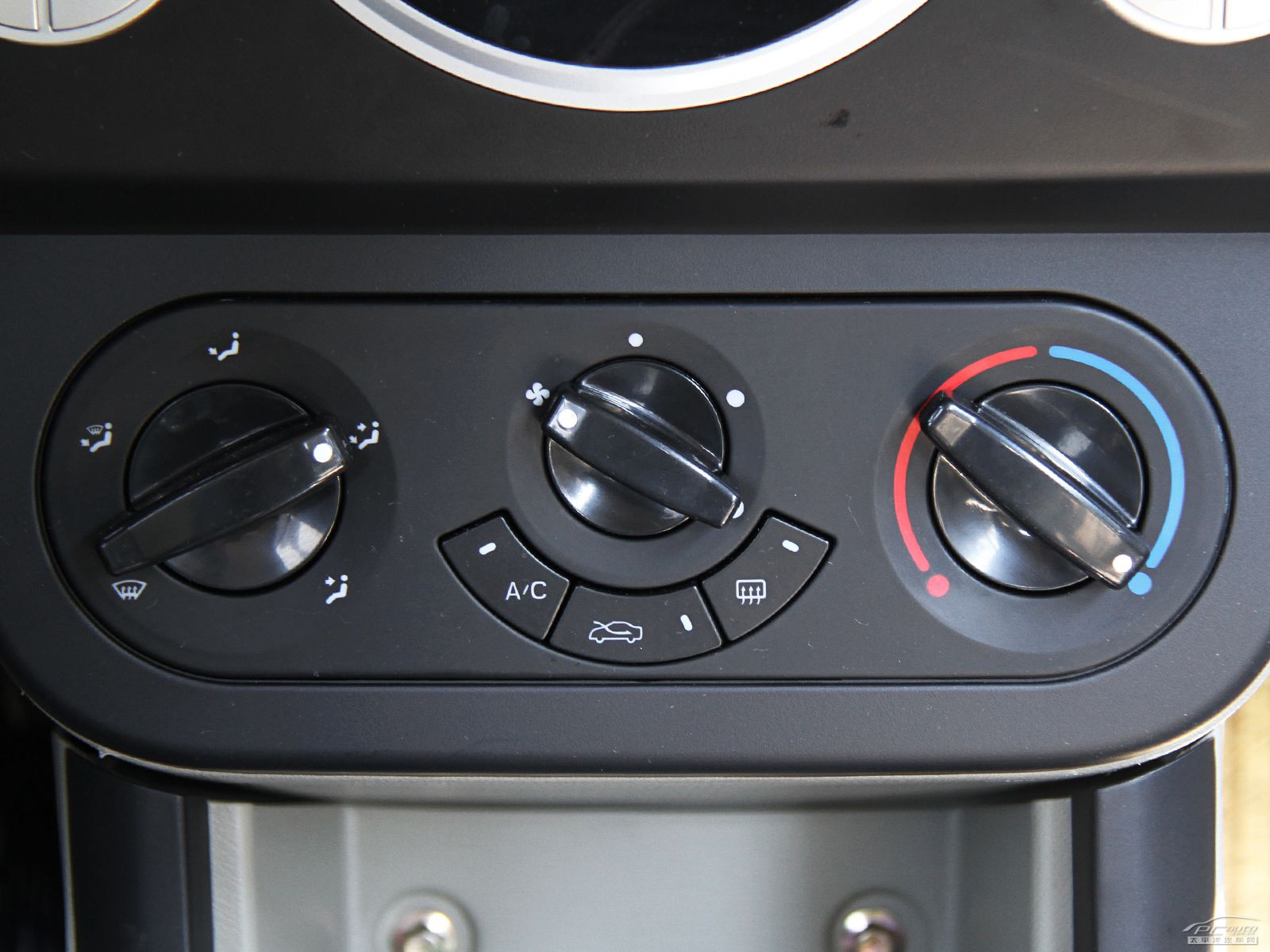 力帆320內(nèi)飾高清大圖