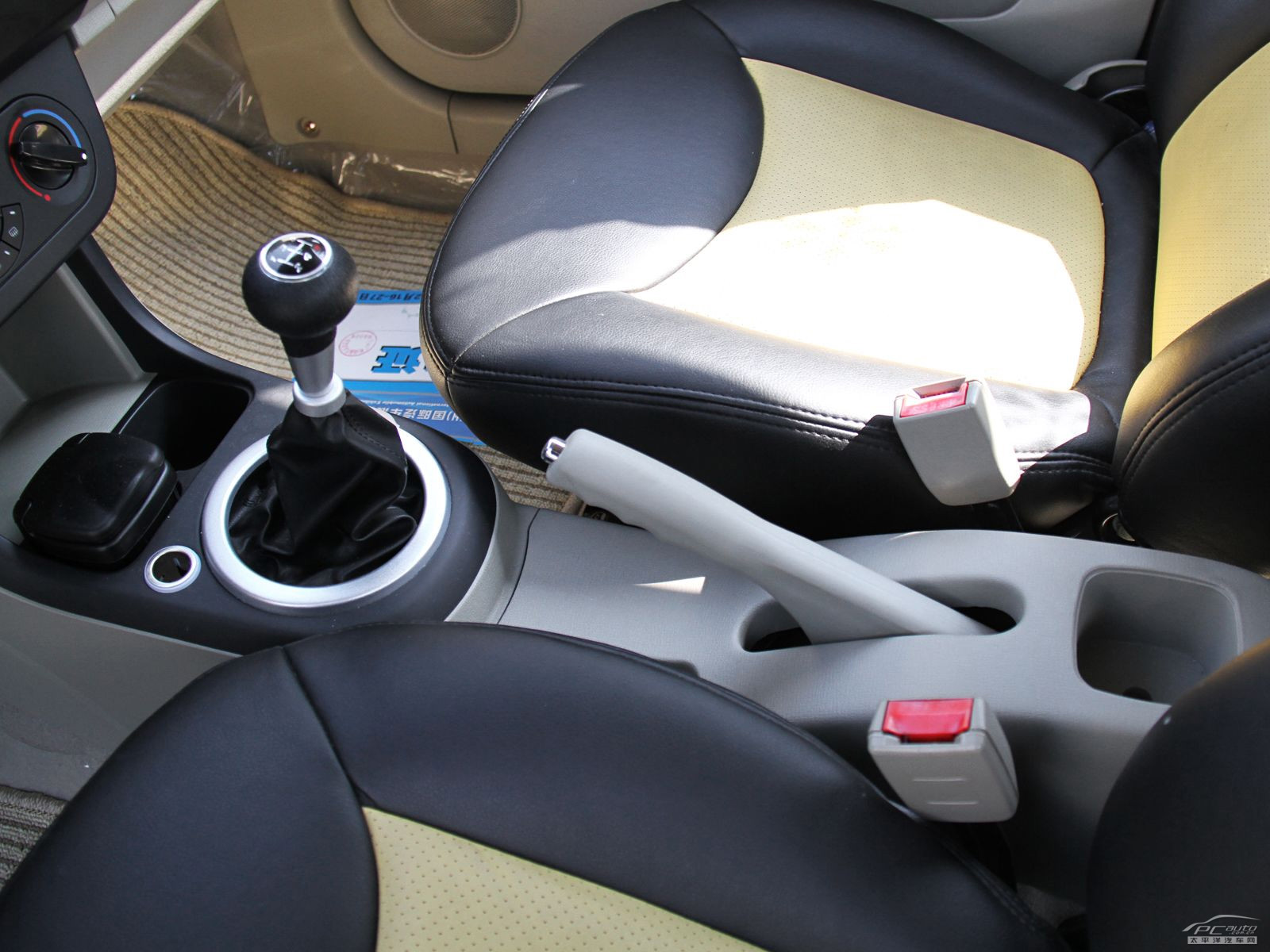 力帆320內(nèi)飾高清大圖