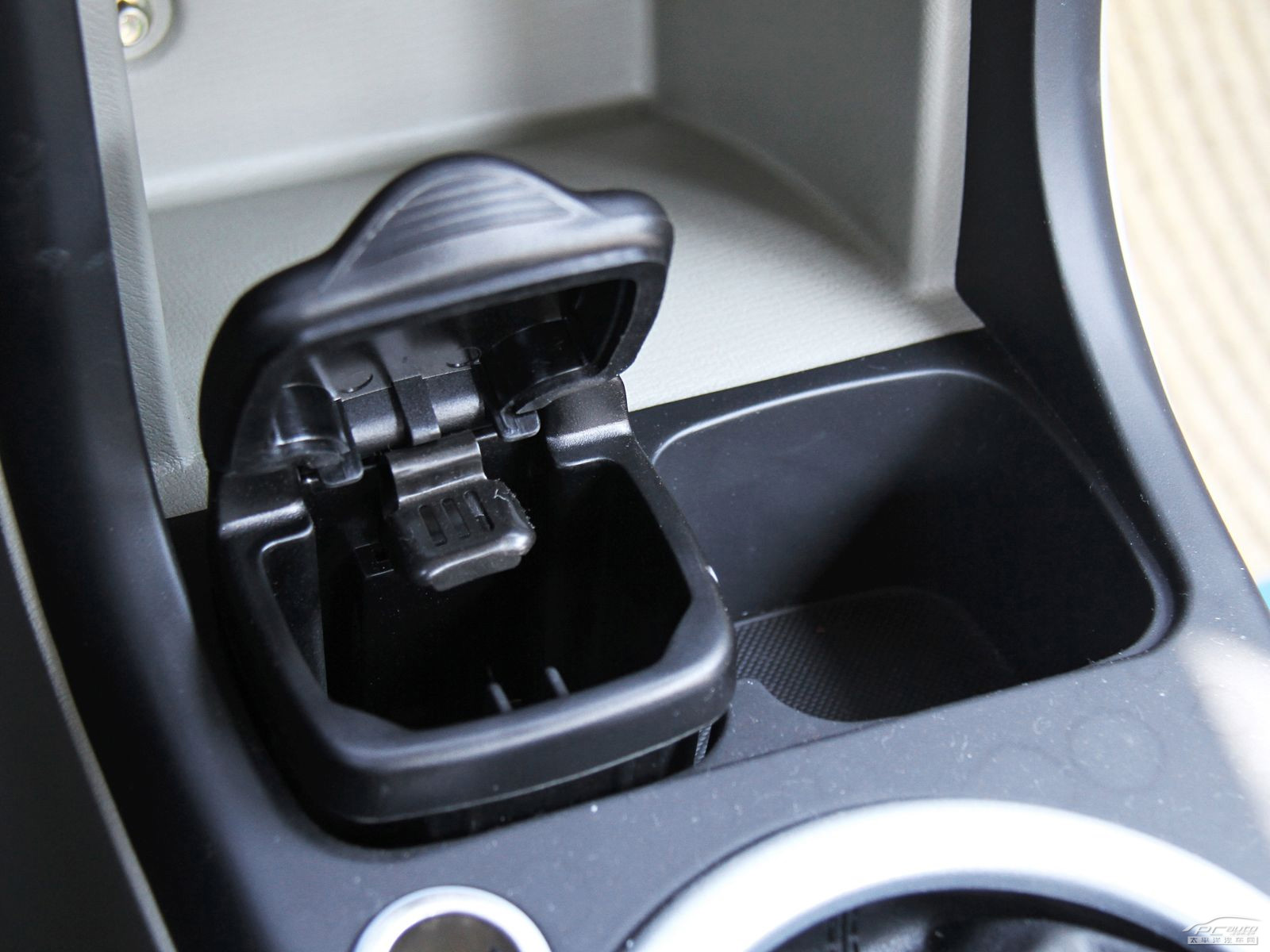 力帆320內(nèi)飾高清大圖