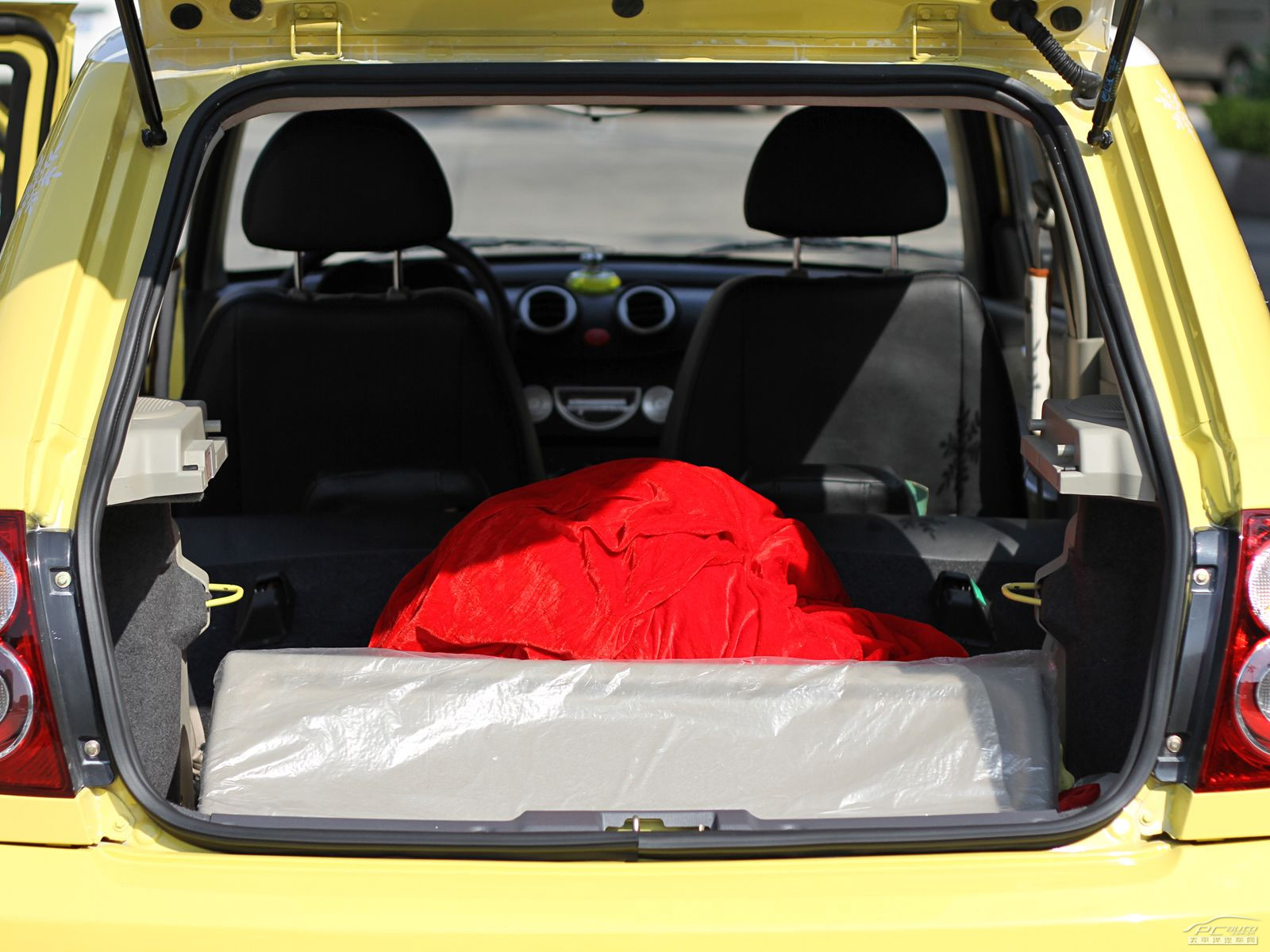 力帆320內(nèi)飾高清大圖