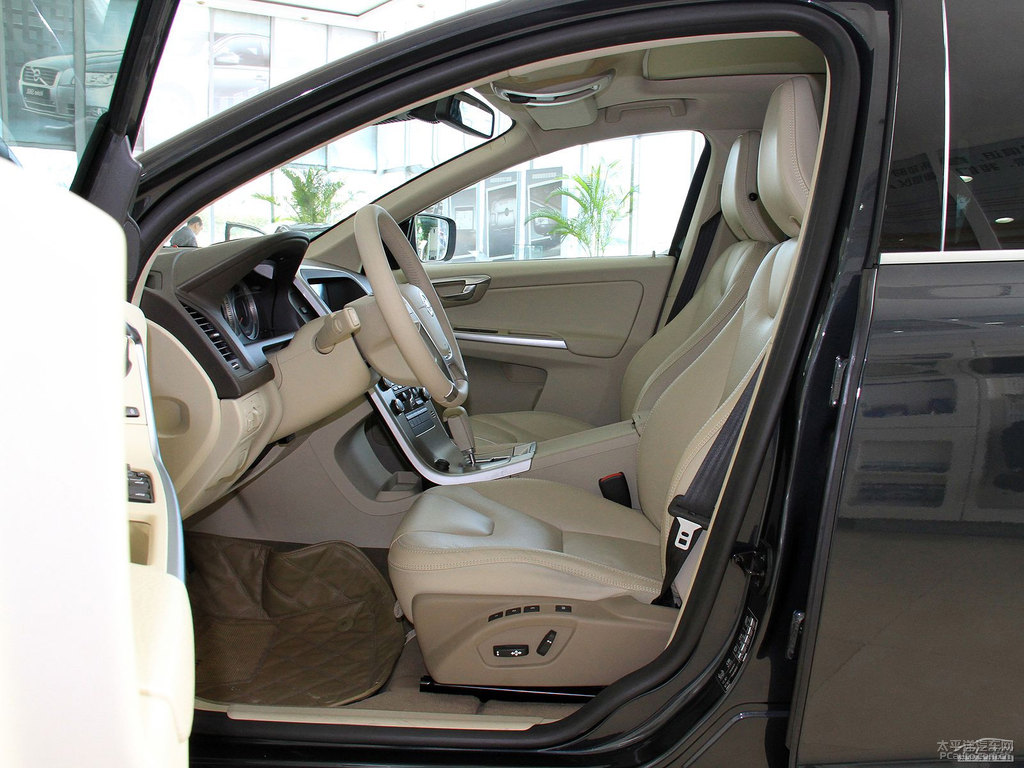 ɫ֠XC60(M(jn))(ni)DƬ