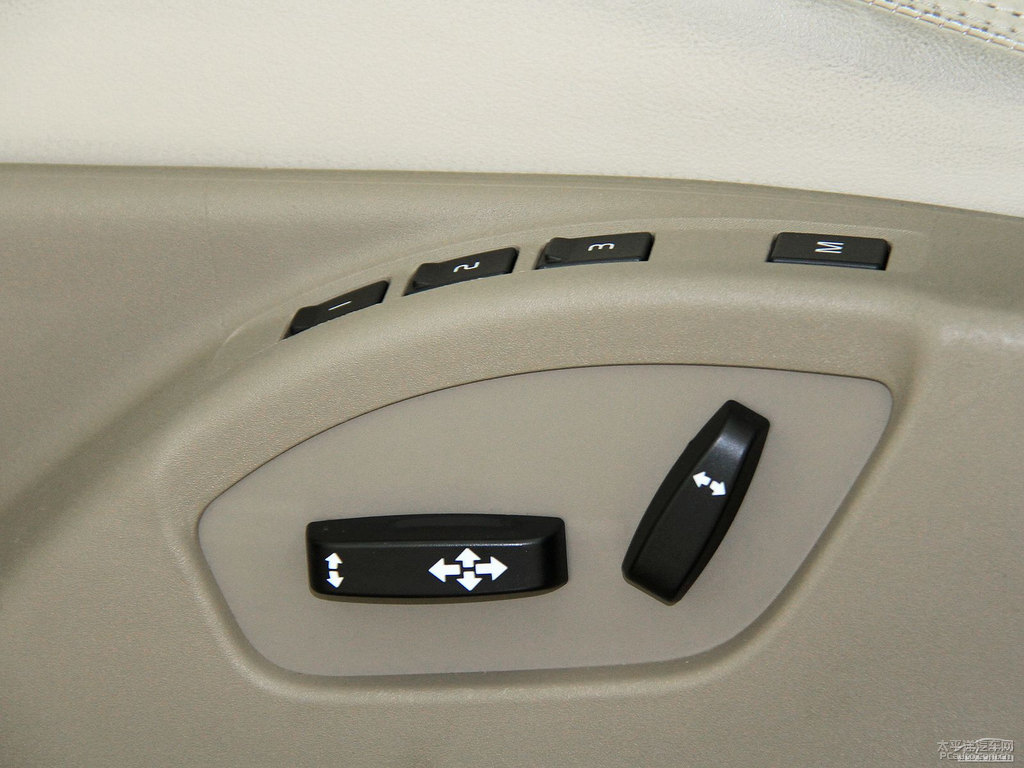 ɫ֠XC60(M(jn))(ni)DƬ