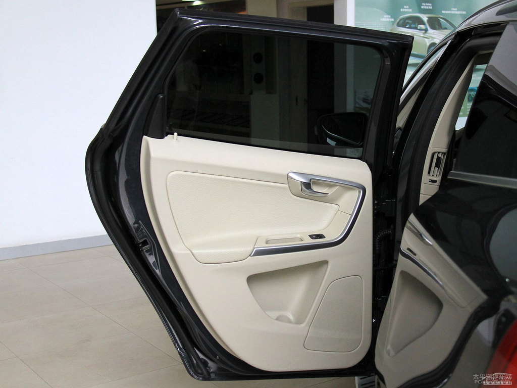 ɫ֠XC60(M(jn))(ni)DƬ