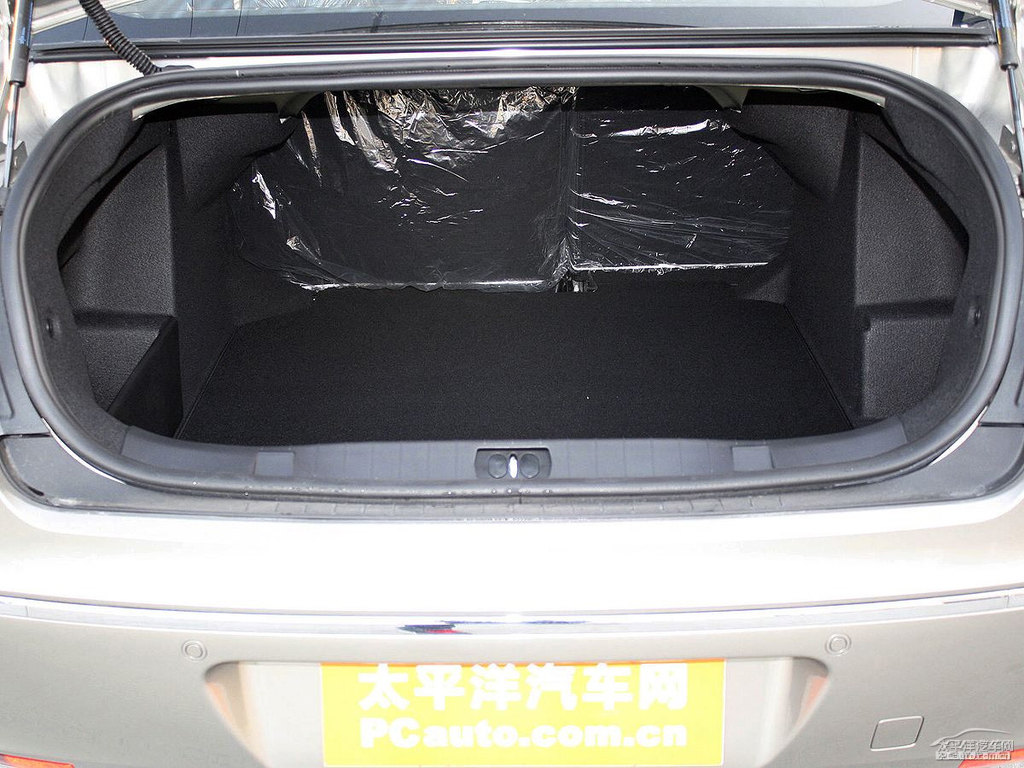 皓月灰標(biāo)致408內(nèi)飾圖片