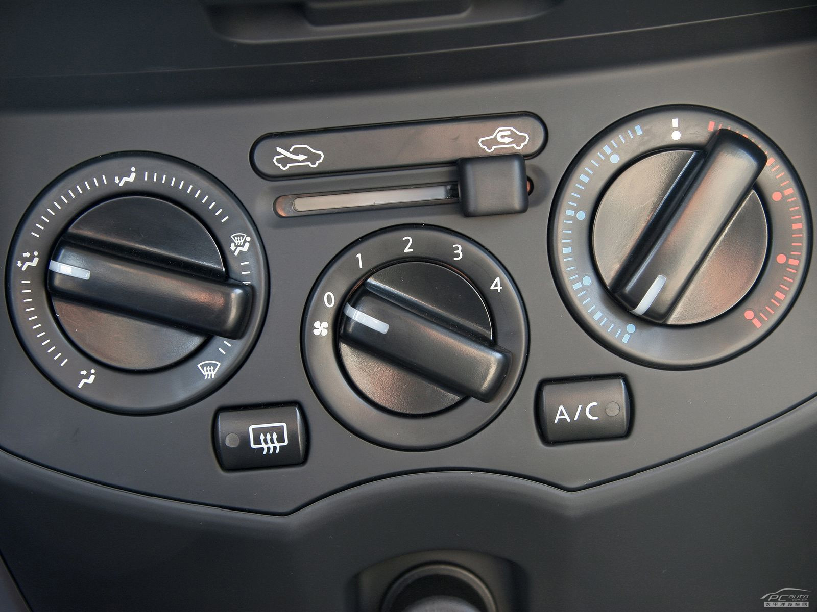 驪威內(nèi)飾高清大圖