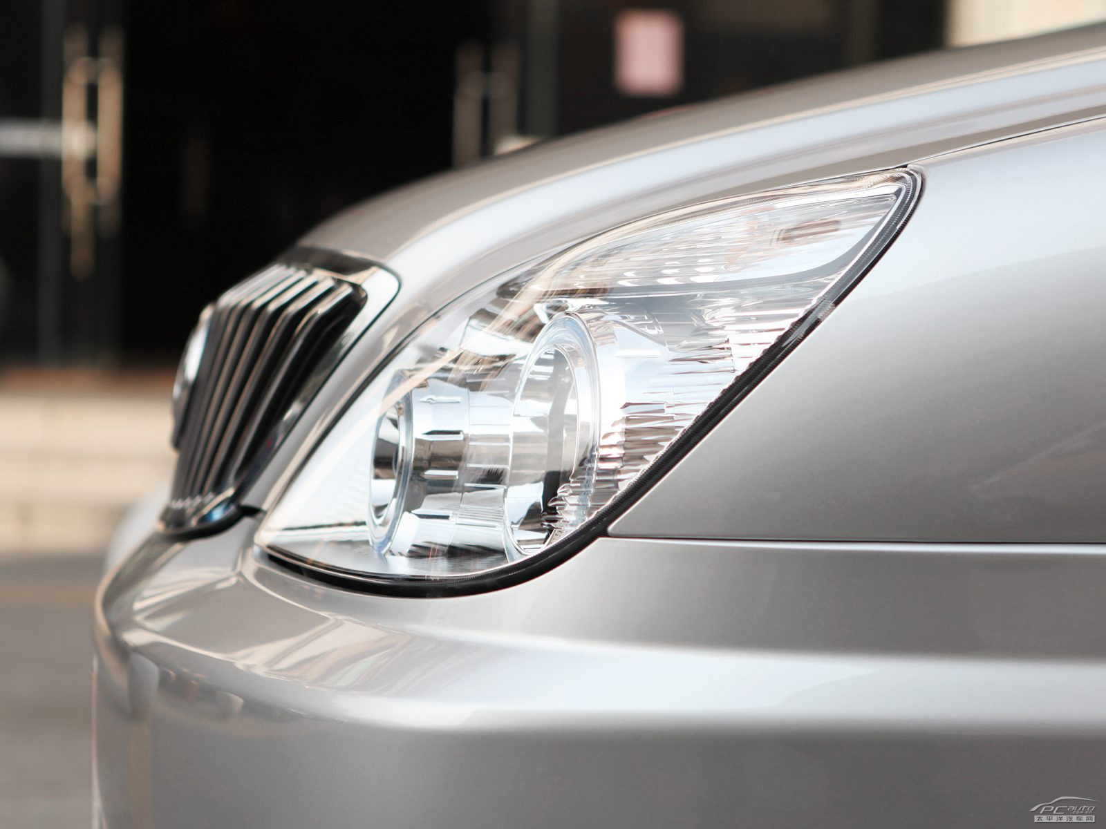 別克GL8外觀高清大圖