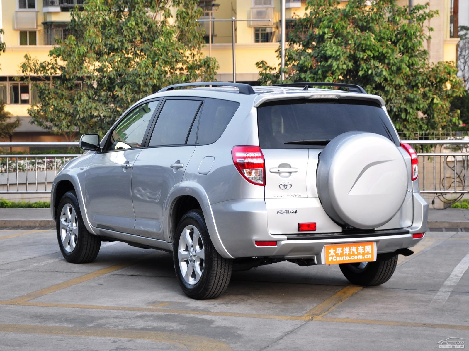 RAV4榮放外觀高清大圖