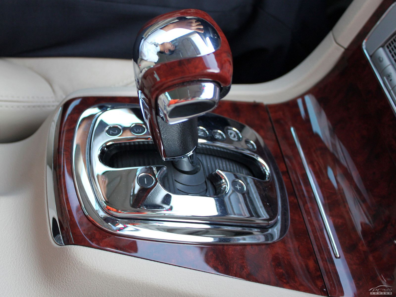 領馭內飾高清大圖