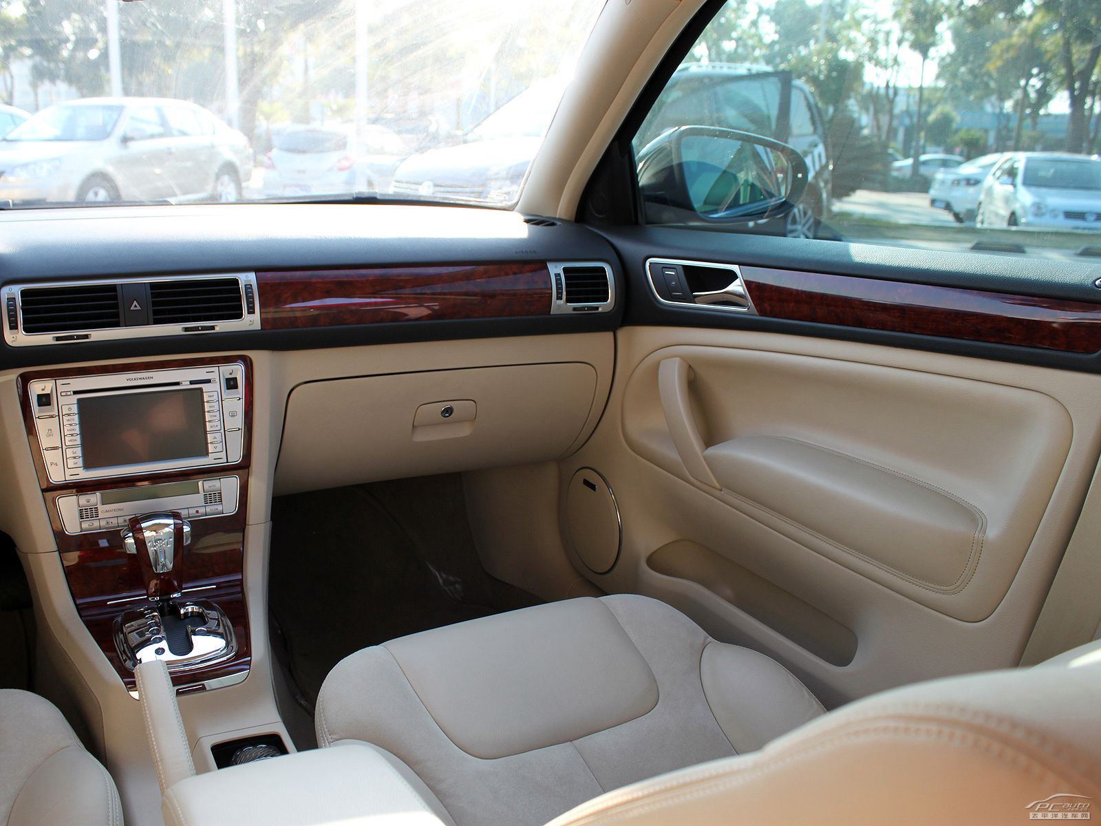 領馭內飾高清大圖