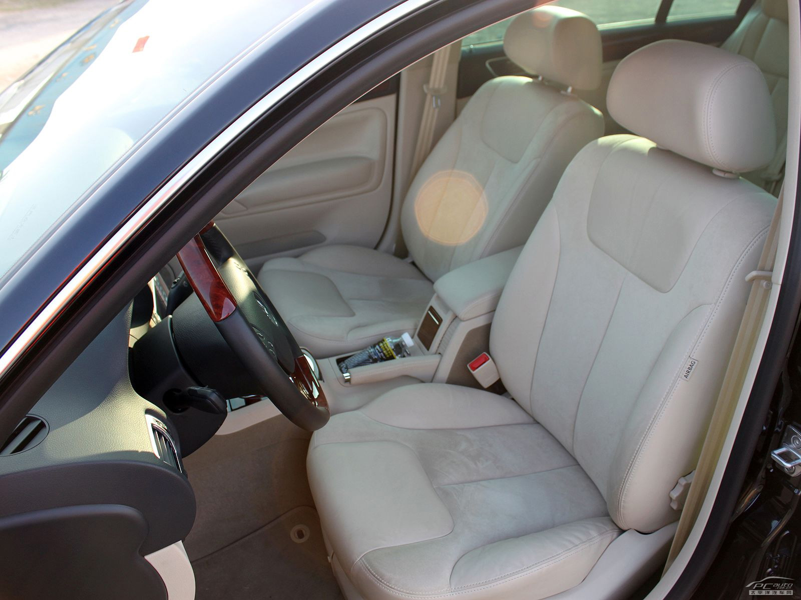 領(lǐng)馭內(nèi)飾高清大圖