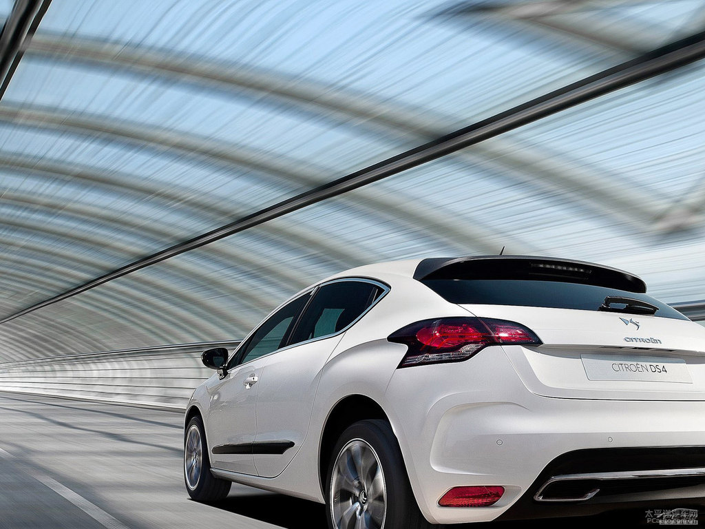 DS 4^DƬ