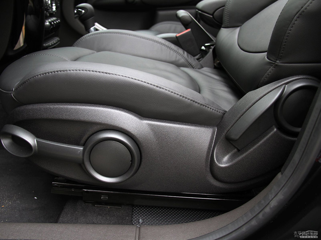 MINI COUNTRYMAN΃(ni)DƬ