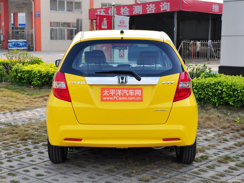 拉丁黃飛度整車外觀外觀圖片