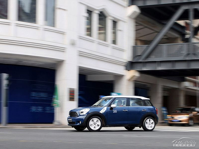 ǿ{(ln)MINI COUNTRYMAN܇^^DƬ