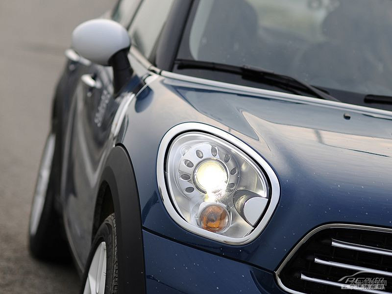 ǿ{(ln)MINI COUNTRYMAN܇^^DƬ