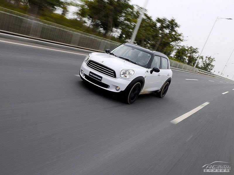 ɫMINI COUNTRYMAN܇^^DƬ