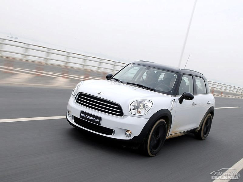 ɫMINI COUNTRYMAN܇^^DƬ