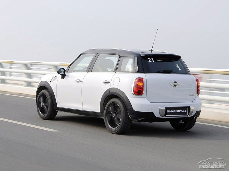 ɫMINI COUNTRYMAN܇^^DƬ