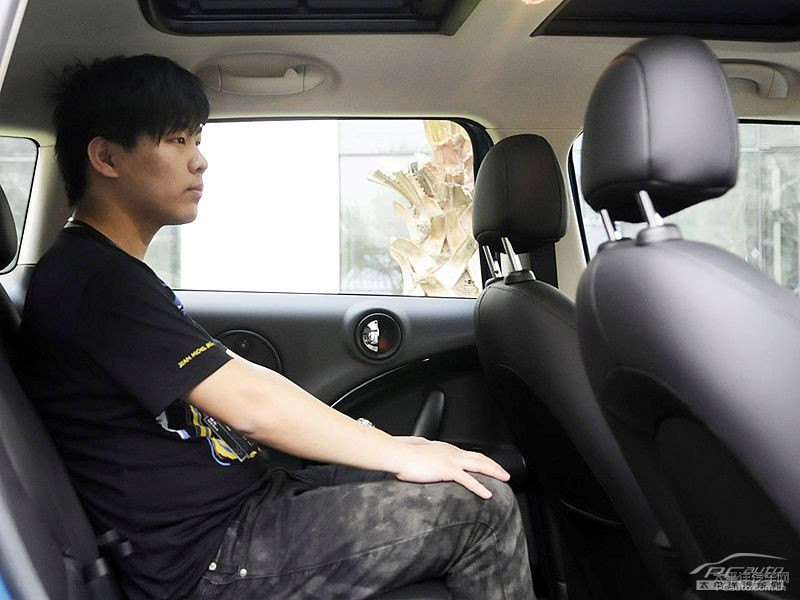 ɫMINI COUNTRYMAN{˿ggDƬ