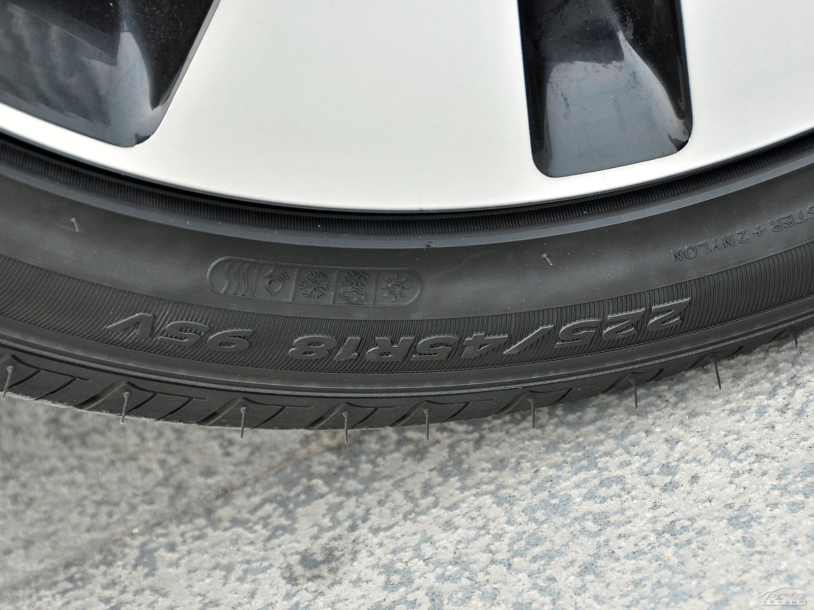 起亞K5凱酷細(xì)節(jié)高清大圖