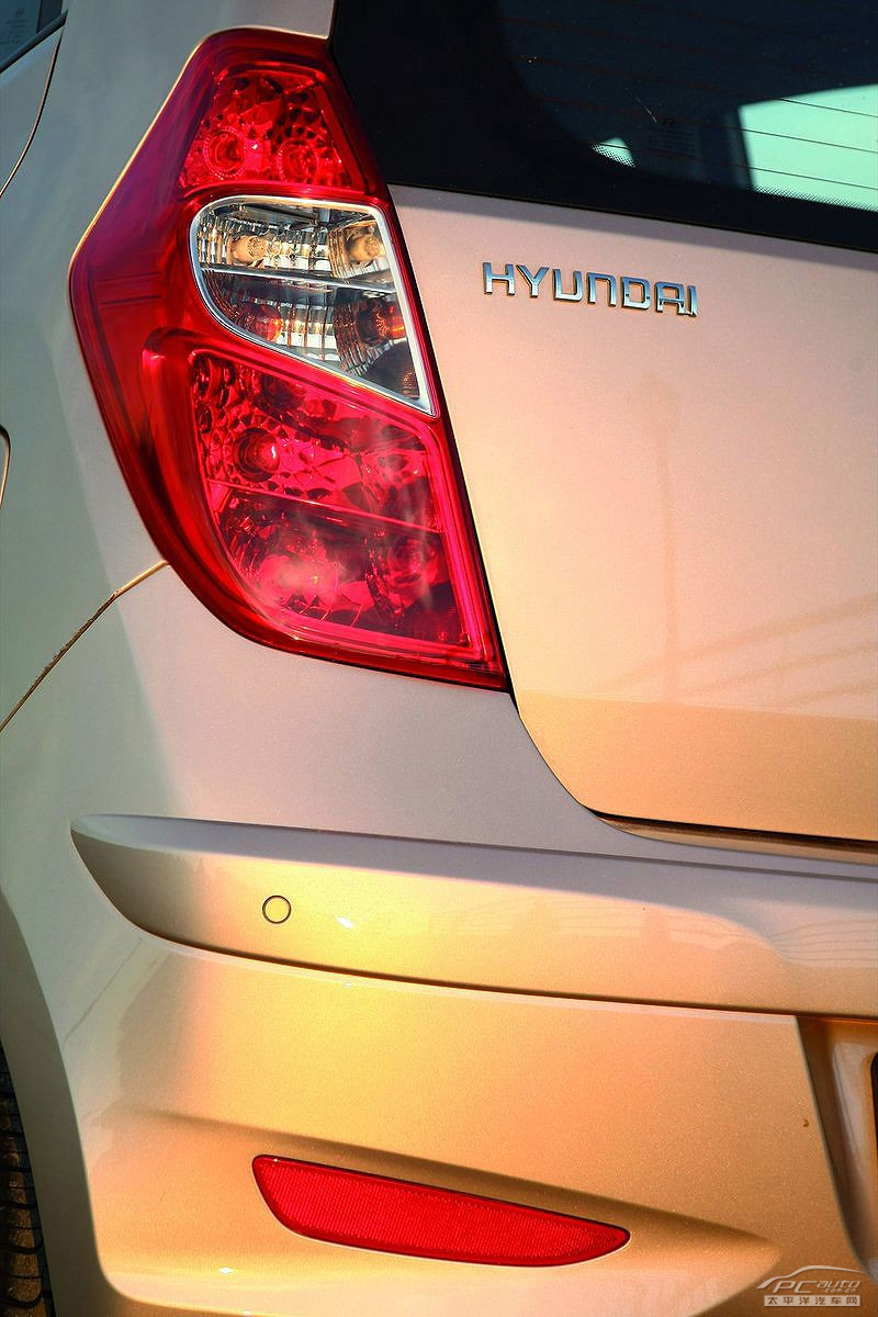 現(xiàn)代i10外觀高清大圖