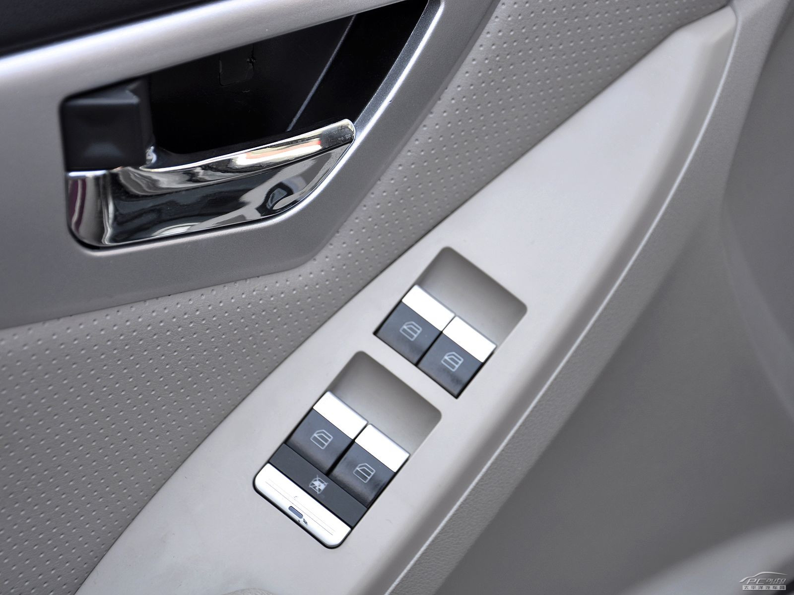 力帆X60內(nèi)飾高清大圖