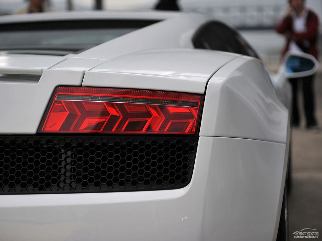 ɫwGallardo܇β^DƬ