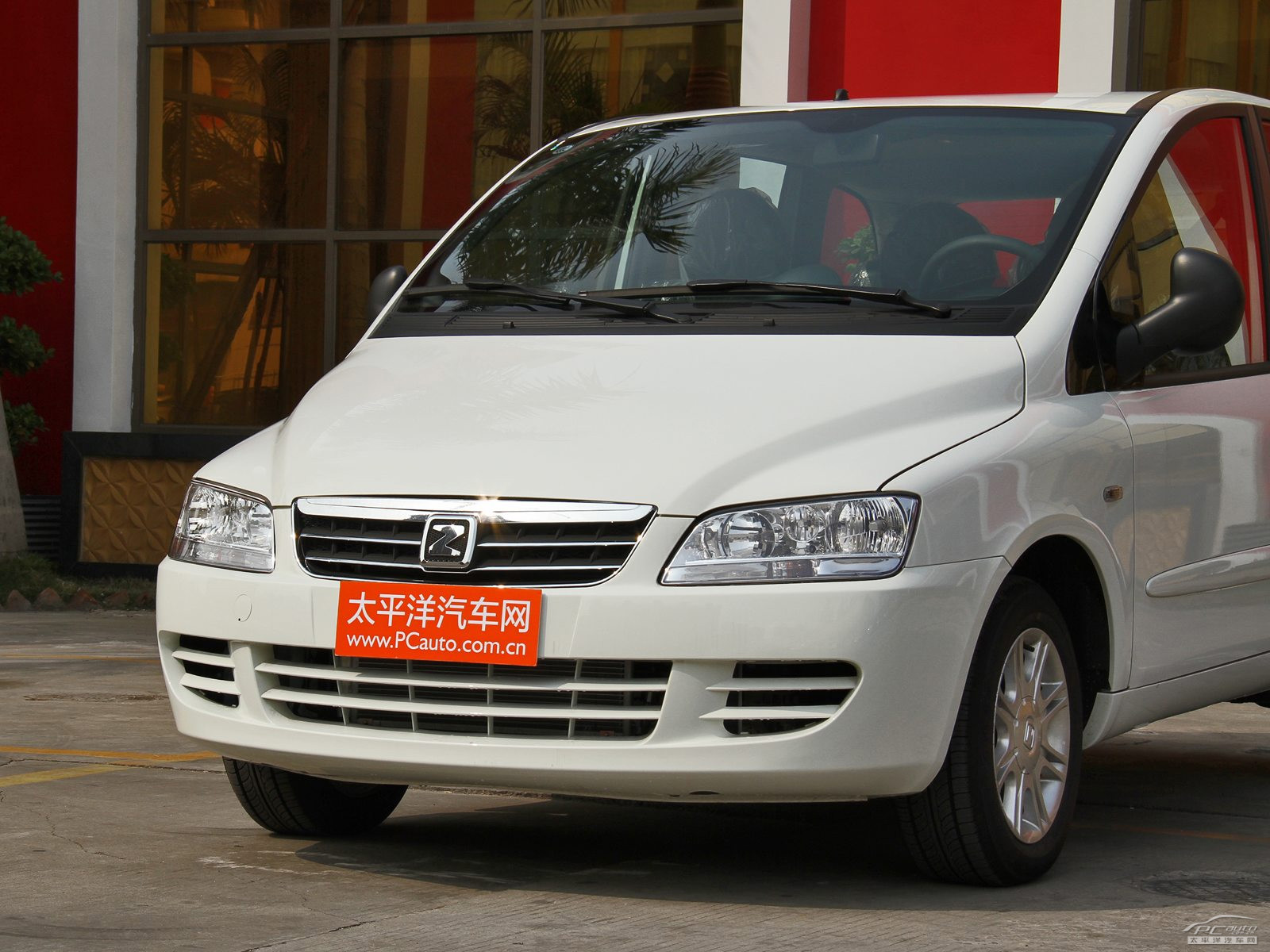 眾泰M300外觀高清大圖