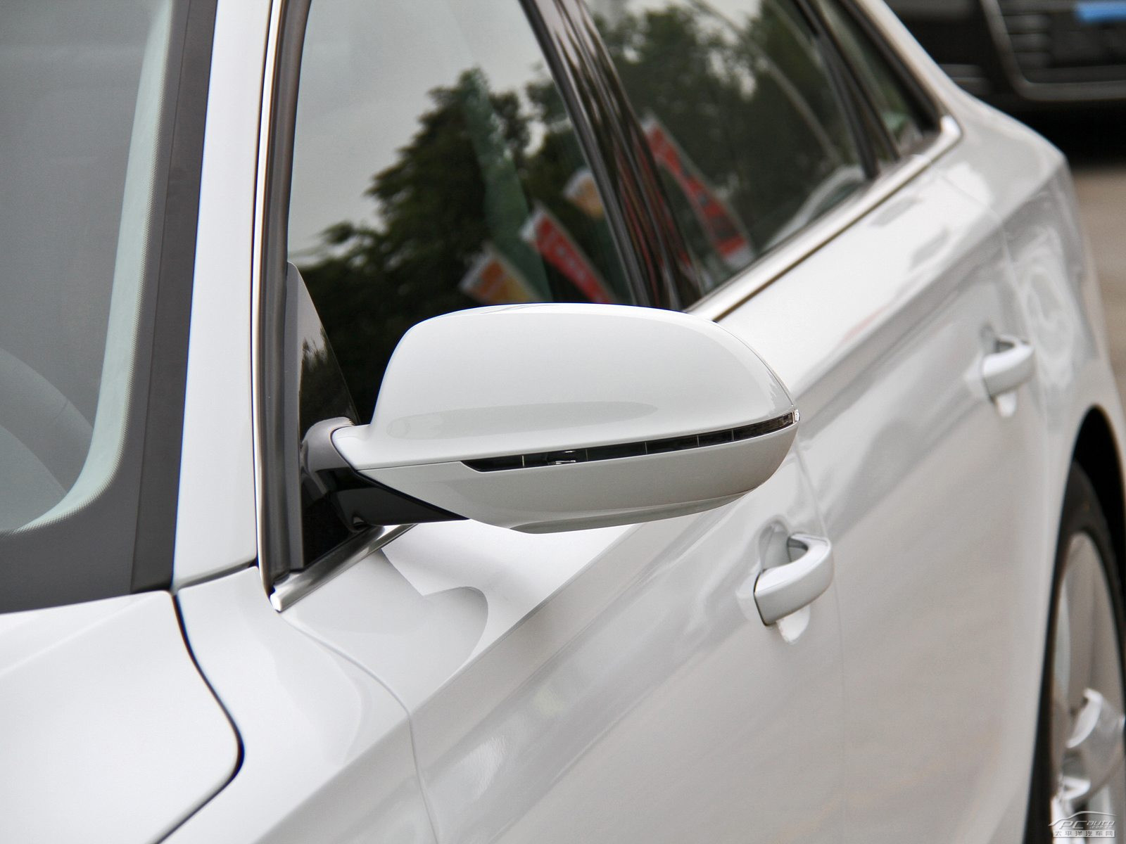 奧迪A8L外觀高清大圖