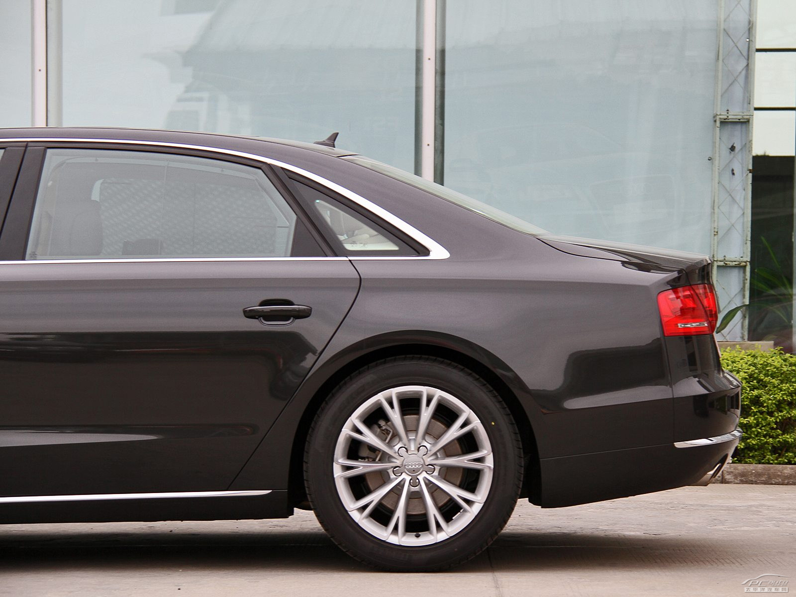 奧迪A8L外觀高清大圖