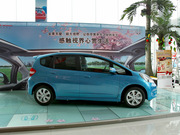 2011款 1.5L AT 全景天窗版 2011款 1.5L AT 全景天窗版