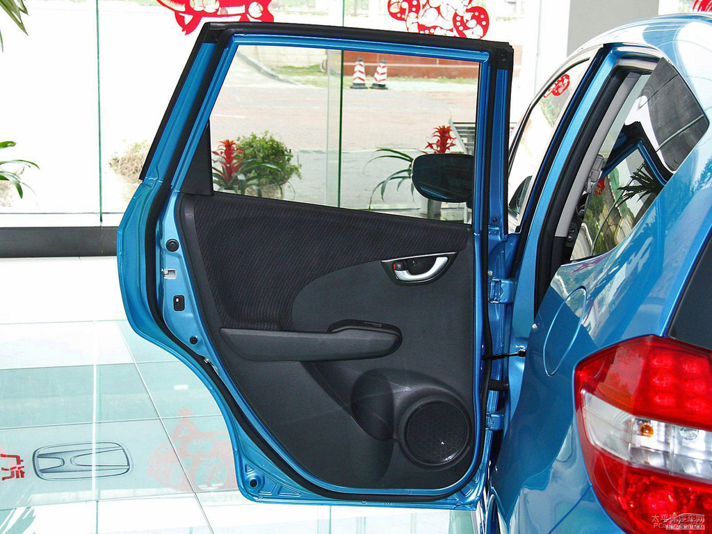 巴黎藍(lán)飛度車(chē)廂內(nèi)飾圖片