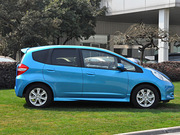 2011款 1.5L AT 全景天窗版 2011款 1.5L AT 全景天窗版