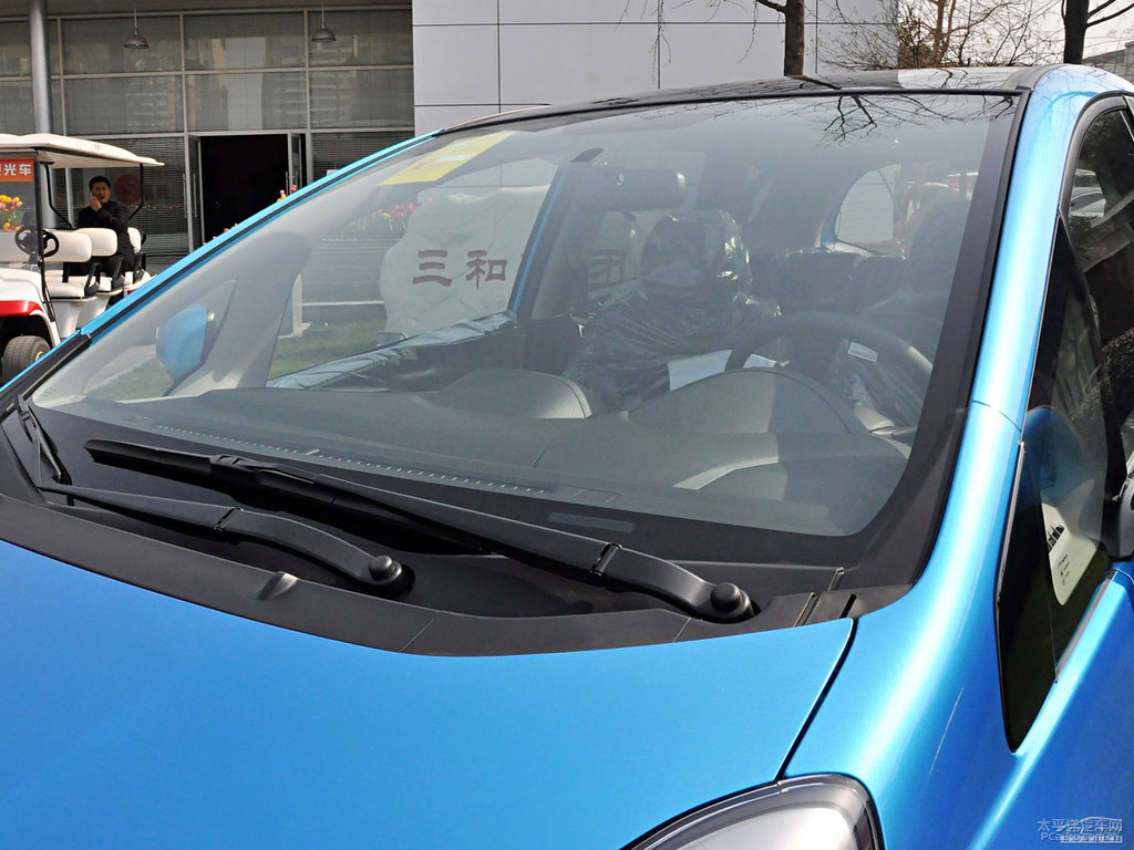 巴黎藍(lán)飛度車頭外觀圖片