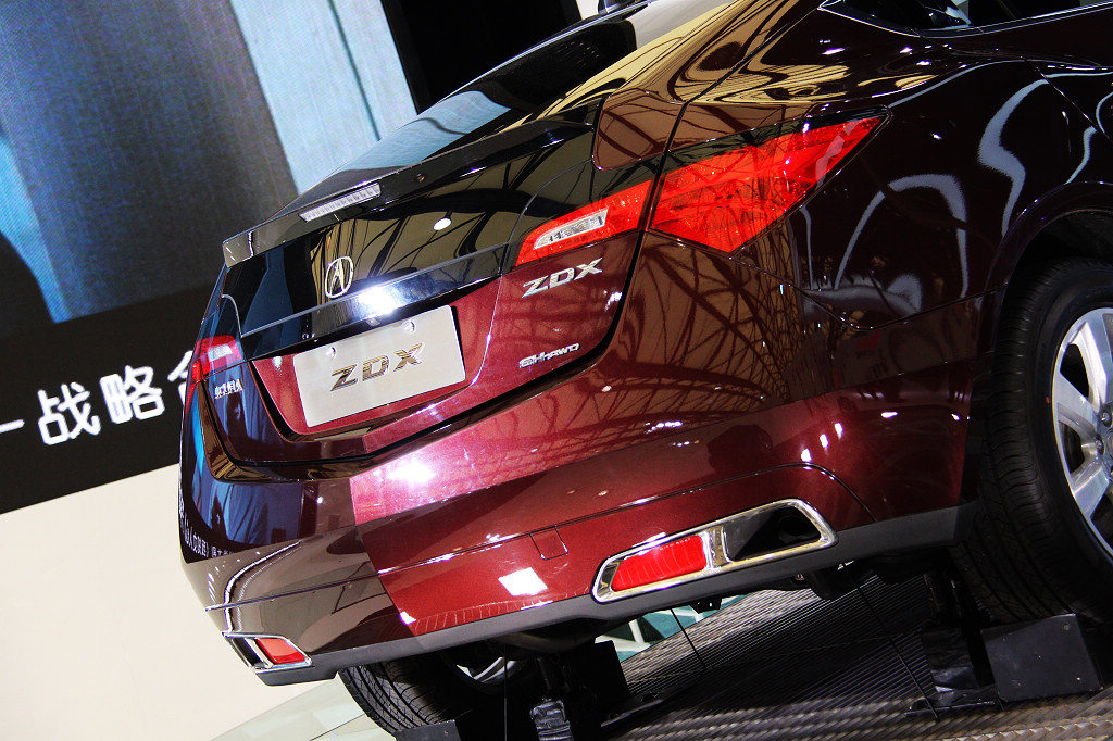 謳歌ZDX車(chē)展高清大圖