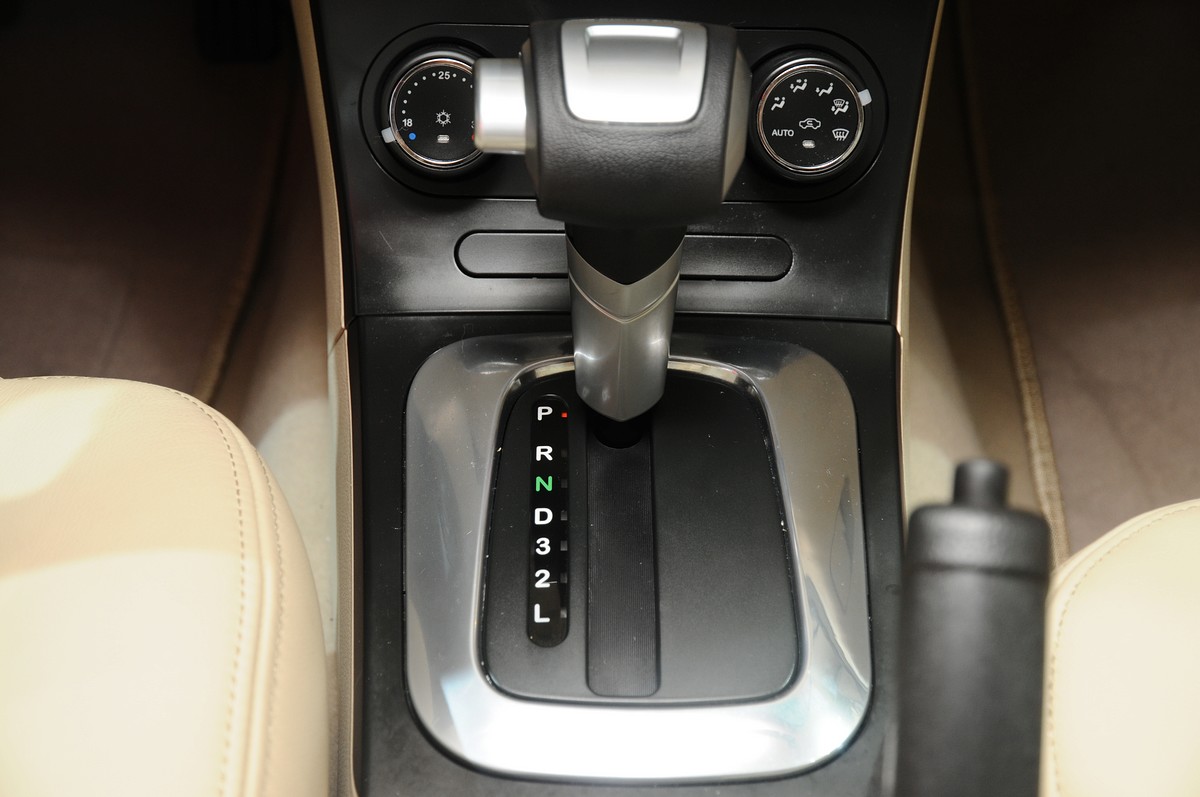 蓮花L5車(chē)展高清大圖