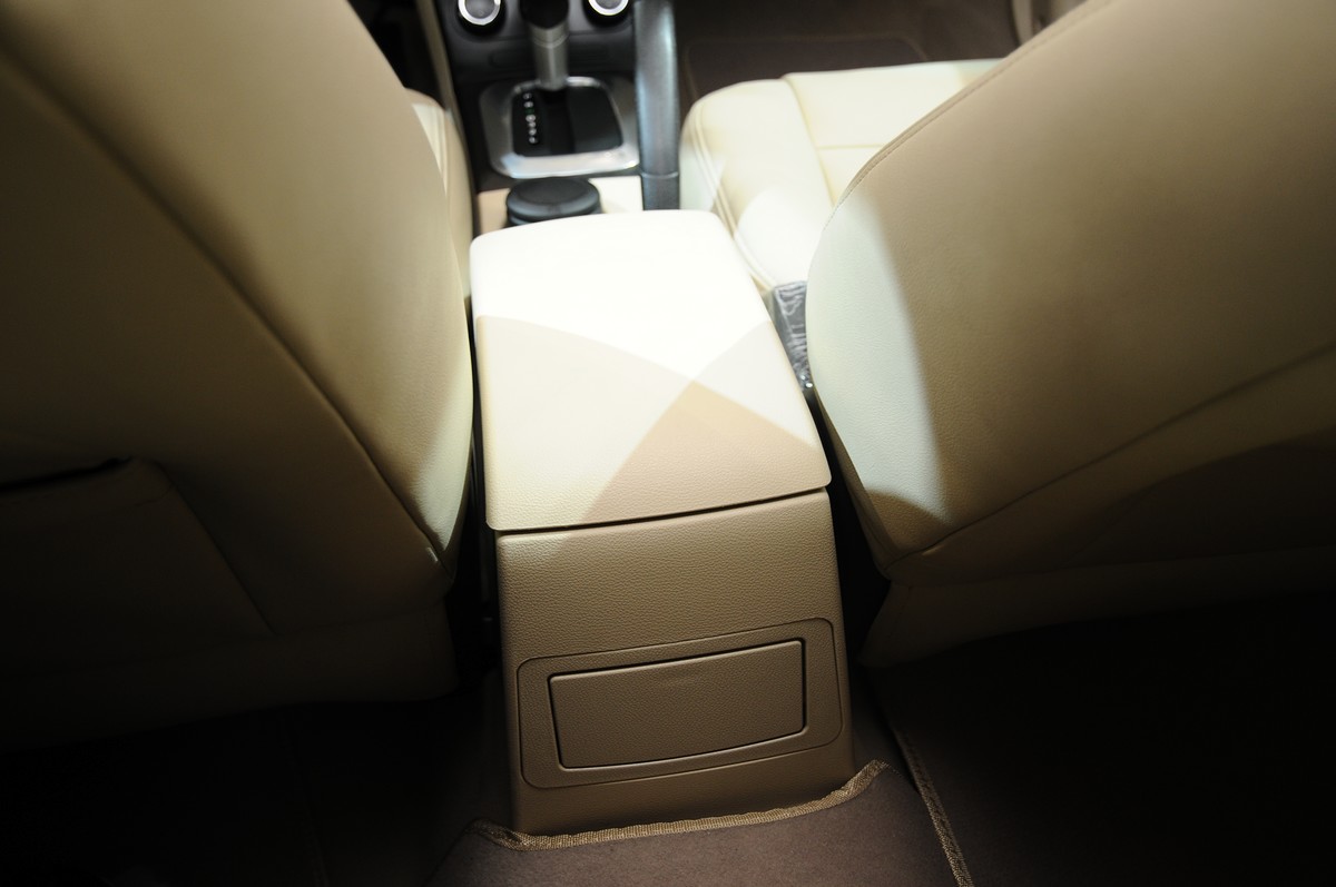 蓮花L5車展高清大圖