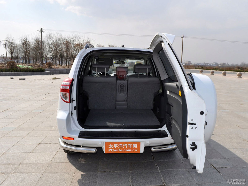 RAV4榮放內(nèi)飾圖片