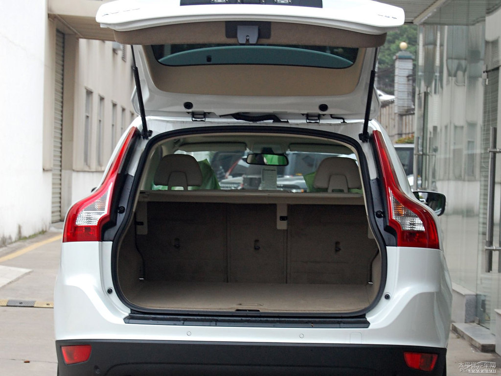 ɫ֠XC60(M(jn))(ni)DƬ