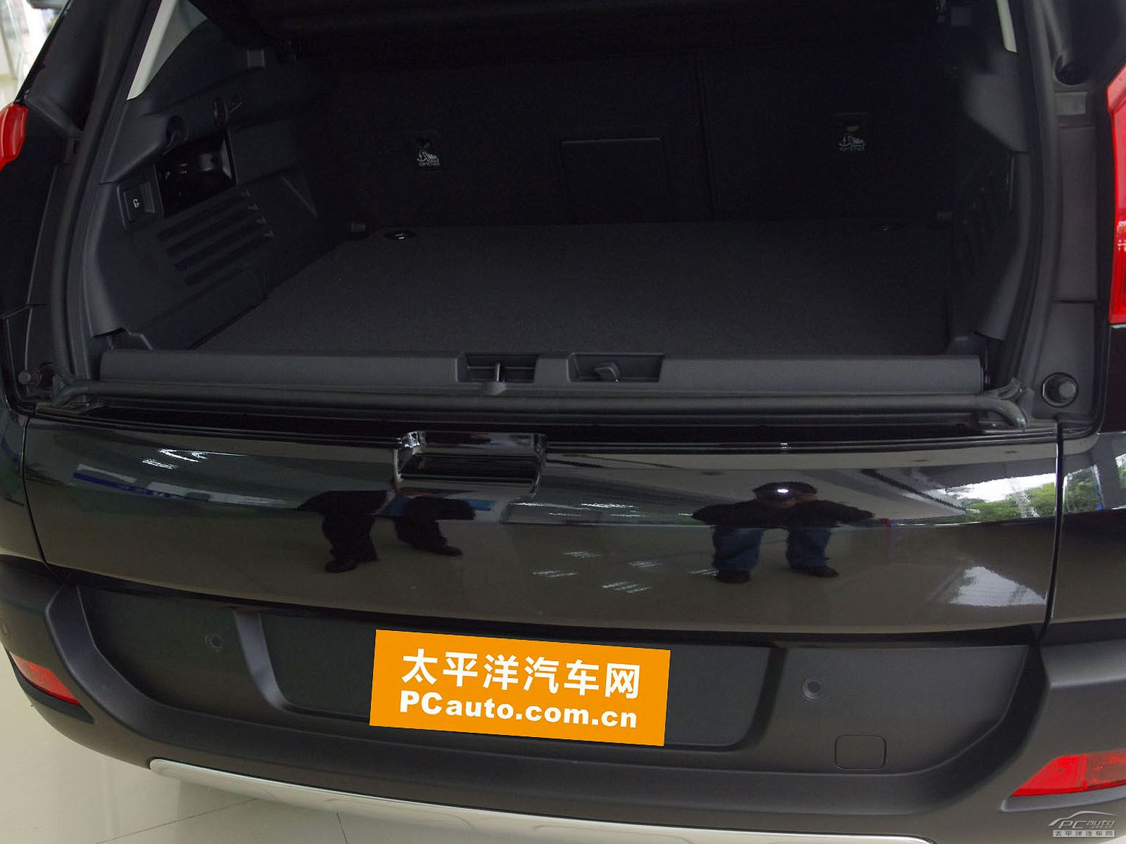 標(biāo)致3008(進(jìn)口)空間高清大圖