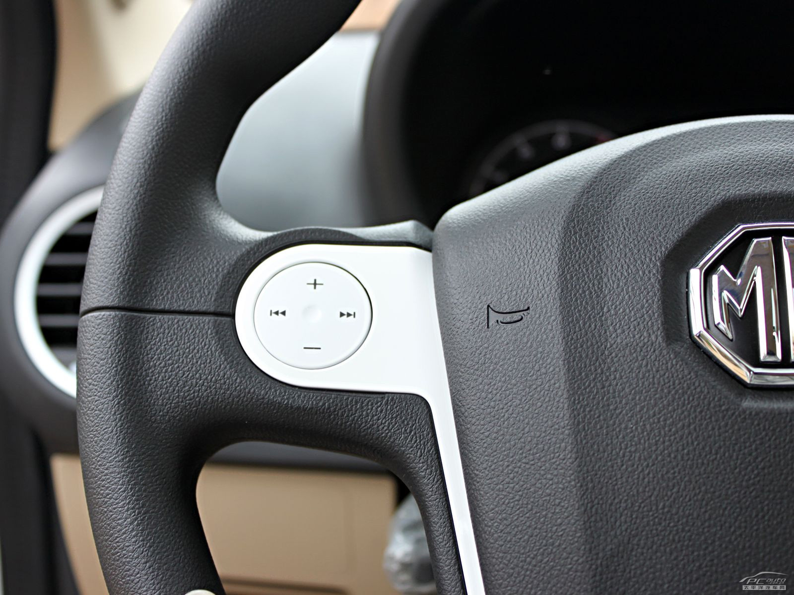 名爵3內(nèi)飾高清大圖