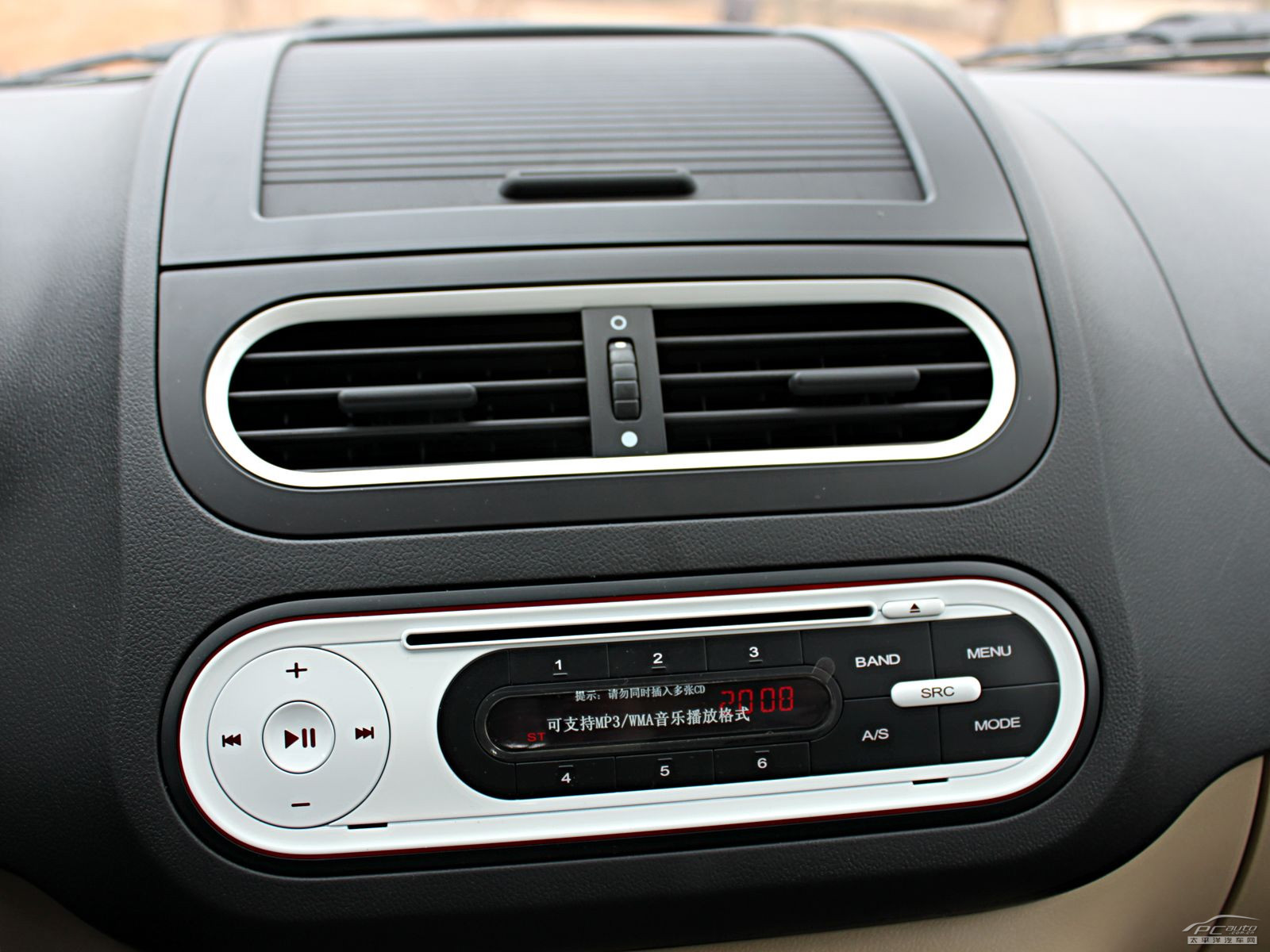 名爵3內(nèi)飾高清大圖