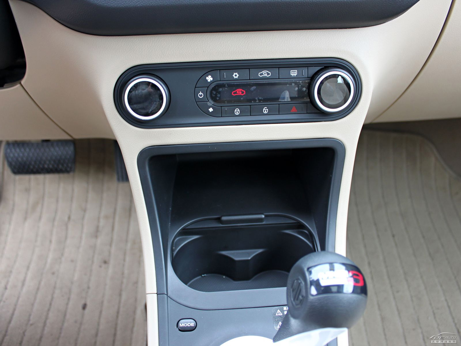 名爵3內(nèi)飾高清大圖