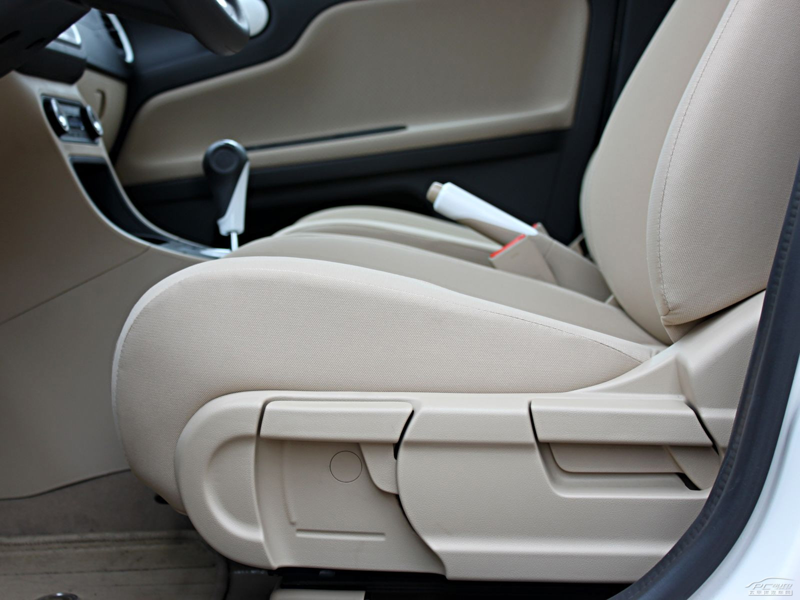 名爵3內(nèi)飾高清大圖