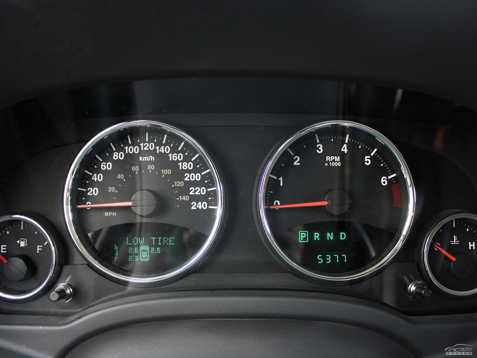 指南者(進(jìn)口)內(nèi)飾高清大圖